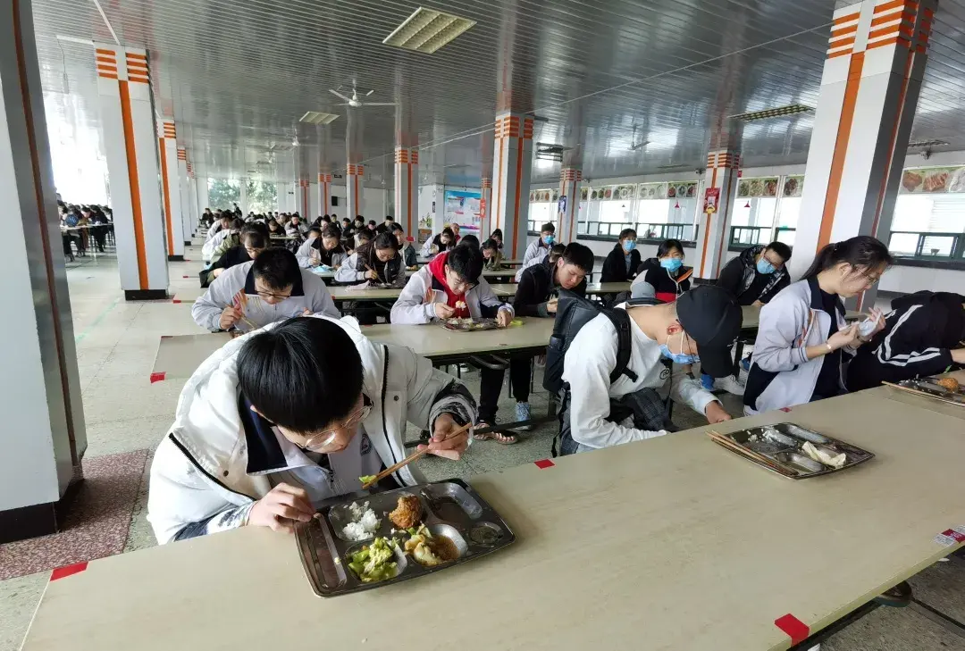 烟台三中高中部宿舍_烟台三中新校区宿舍_烟台三中新校区