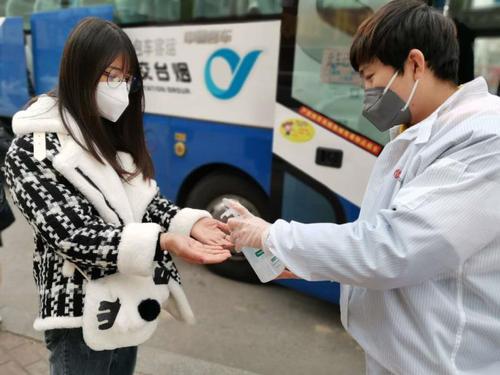 烟台开发区新招回工人134人服装293人