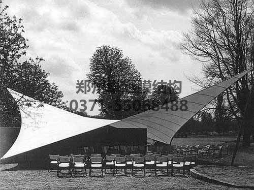 Frei Otto1955年德国园艺展膜结构设计