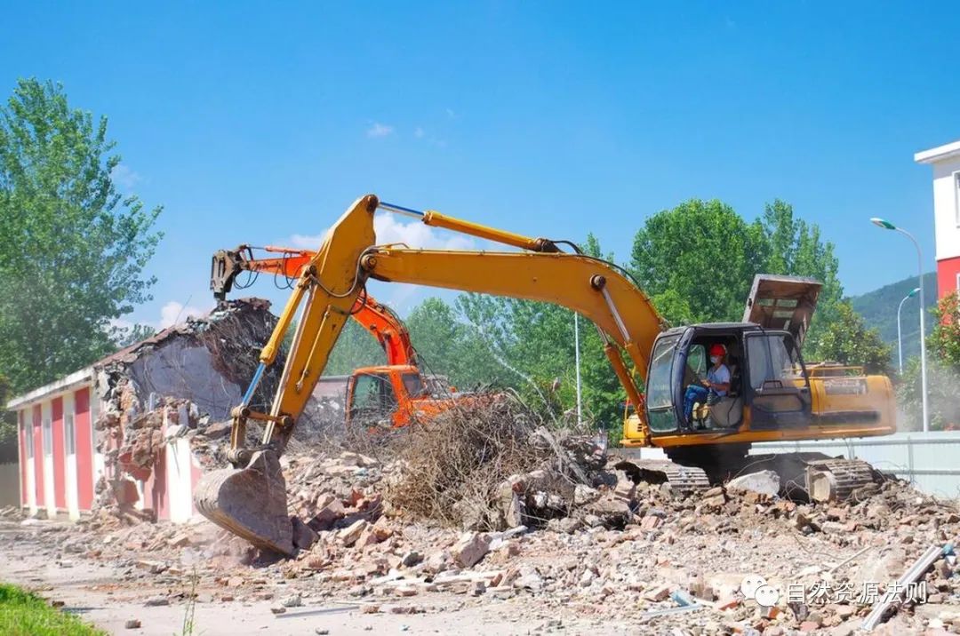 耕地建房需要办理什么证件_在承包的土地上搭建彩钢瓦房_耕地上建彩钢房需要什么手续