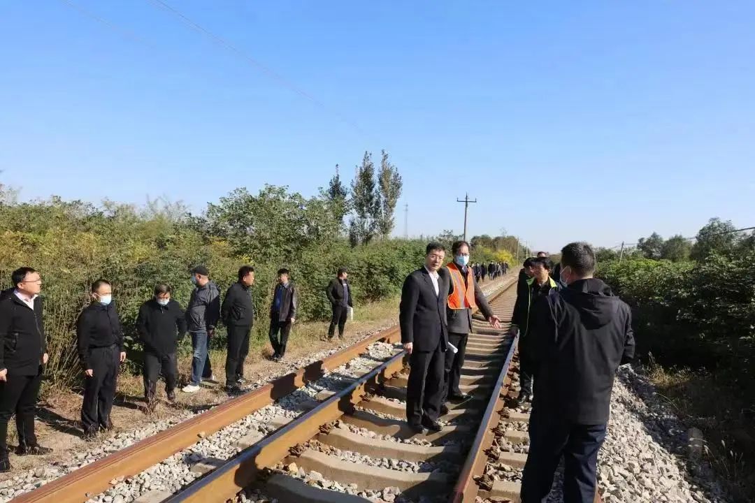 济南彩钢房_济南彩钢瓦房屋顶包工电话_济南彩钢瓦