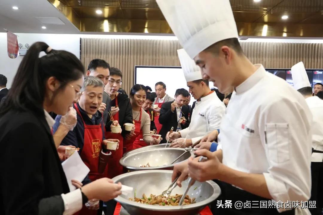 卤三国加盟热线_加盟卤三国挣钱吗_加盟卤三国要多少钱