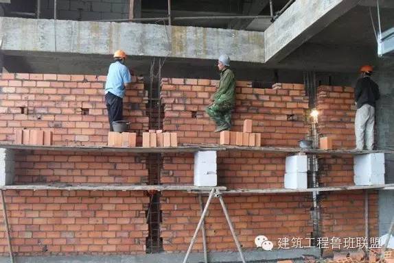 岩棉板彩钢房报价_彩钢岩棉板房多少钱一平米_彩钢岩棉板的价格