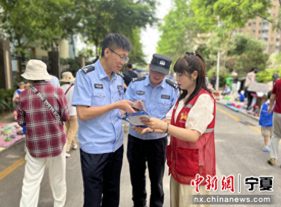 贺兰山中路唐徕社区：好“枫”景 绘就基层治理新“枫”貌_贺兰山中路唐徕社区：好“枫”景 绘就基层治理新“枫”貌_