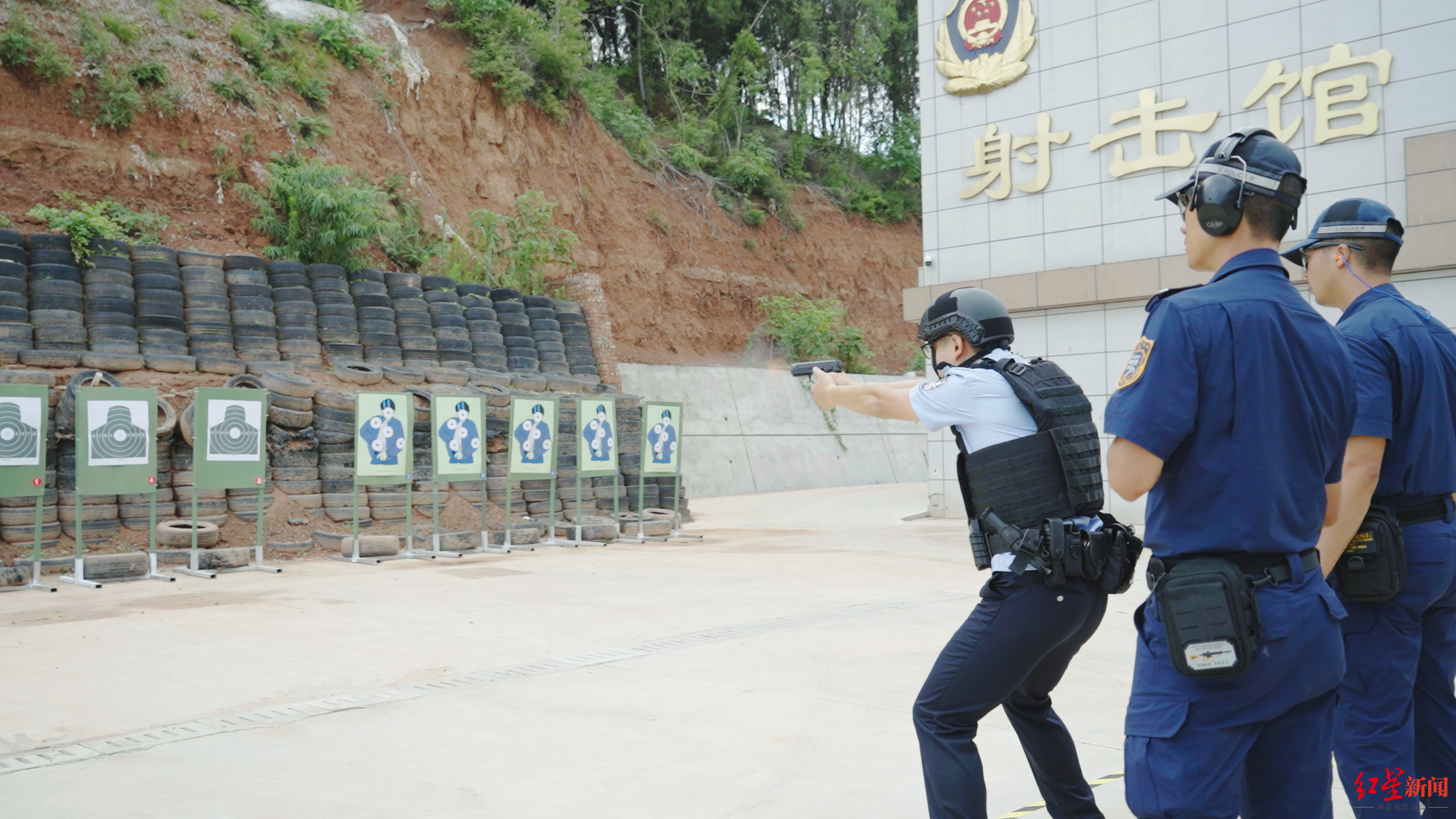 警警有条警察被虐照片__坏透的帝国总裁余幕安