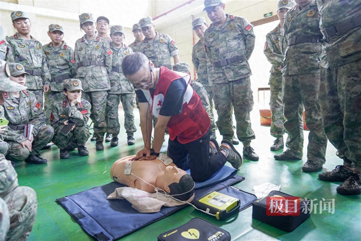 民兵应急分队_初级育婴员培训课件_