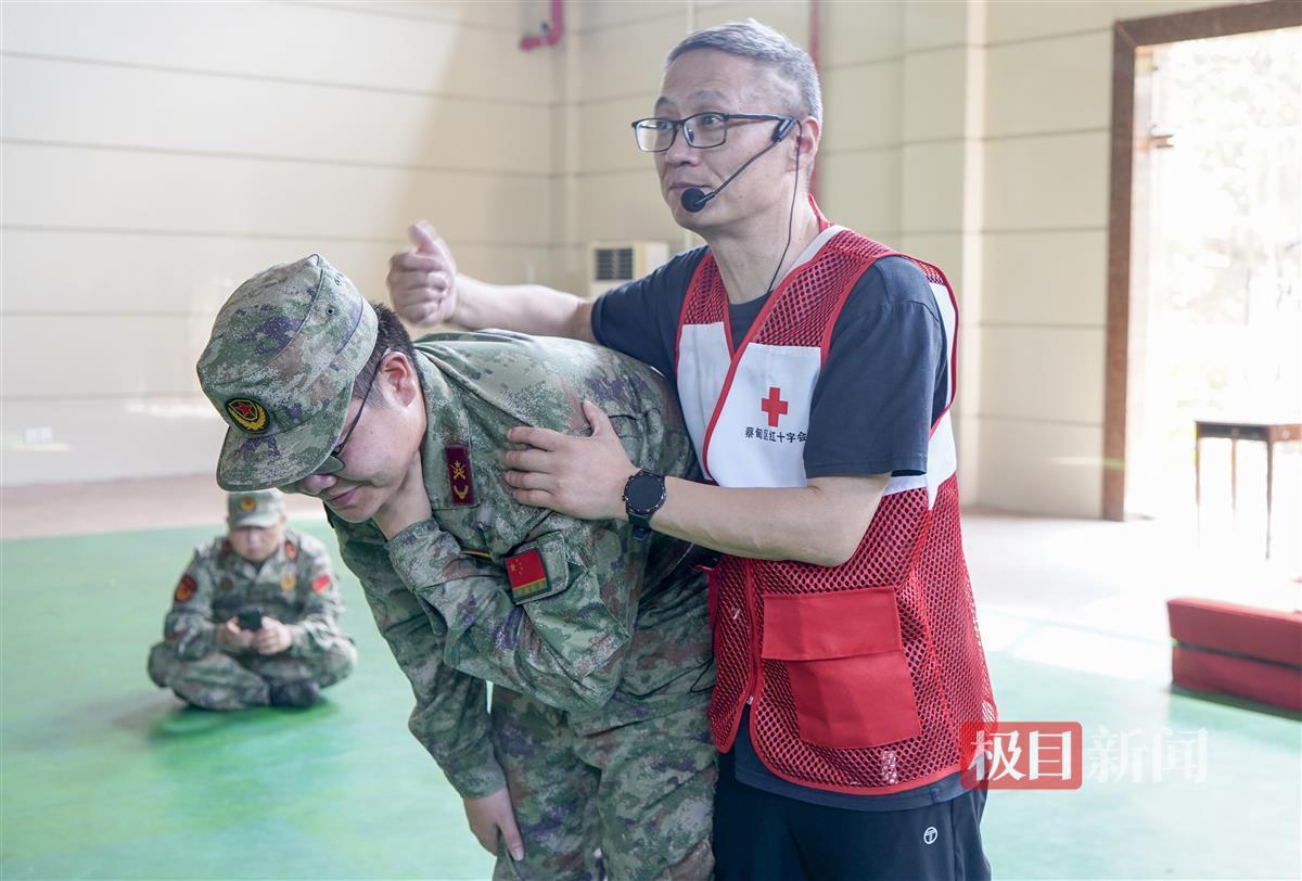 _初级育婴员培训课件_民兵应急分队