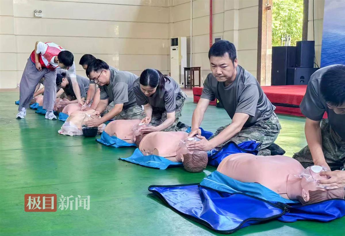 民兵应急分队_初级育婴员培训课件_