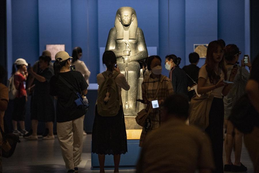 上博古埃及文明大展开幕首日，来了1.2万人__上博古埃及文明大展开幕首日，来了1.2万人