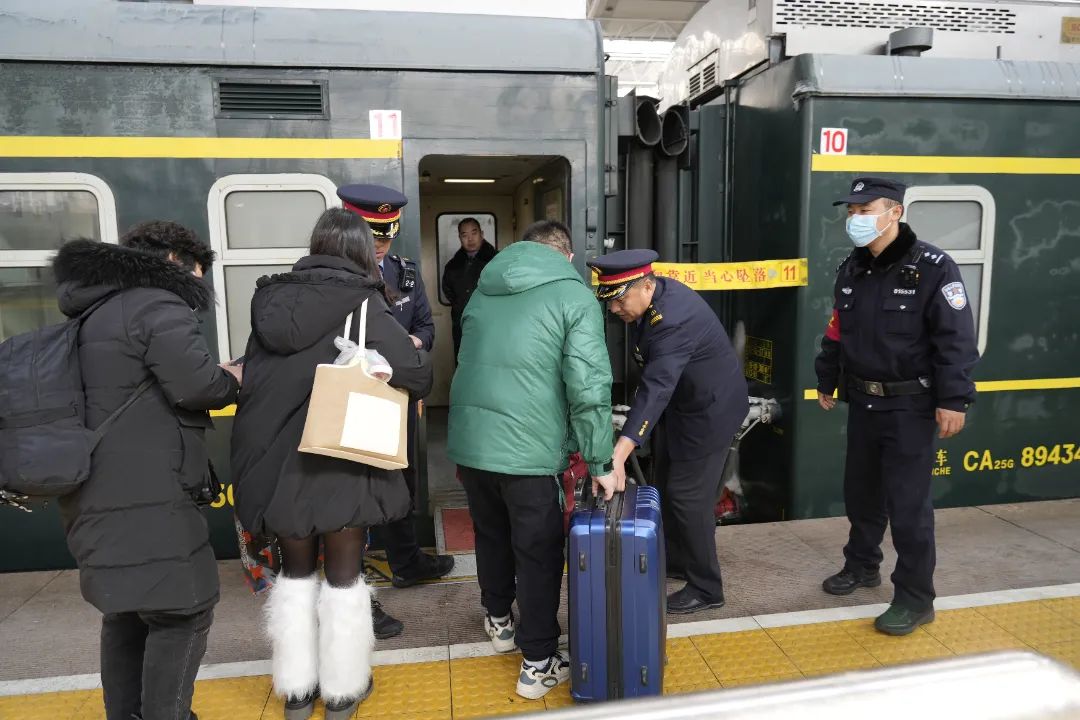 保定板房彩钢板_保定彩钢房_保定彩钢板