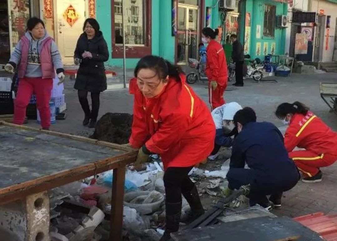 彩钢简易房是怎么盖的_简易彩钢房搭建和价格_彩钢简易房一般多少钱一平方