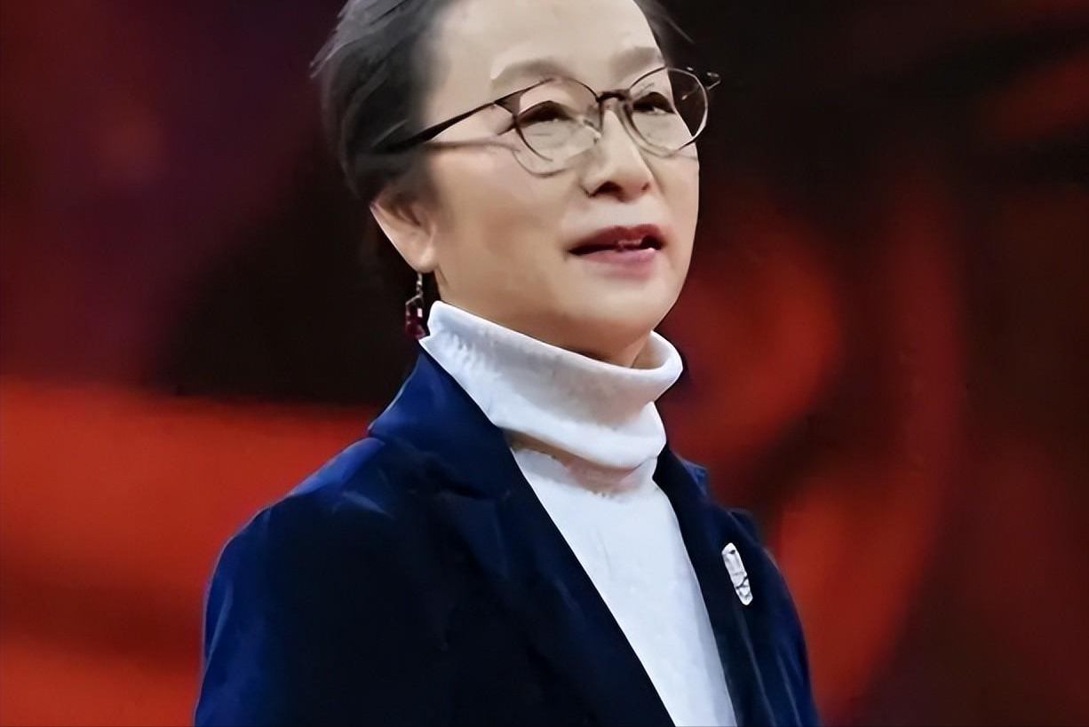 “妈妈专业户”奚美娟，靠卖惨博同情，晚年却遭前夫曝光塌房_“妈妈专业户”奚美娟，靠卖惨博同情，晚年却遭前夫曝光塌房_