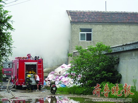 彩钢房仓库图片_仓库彩钢房_彩钢房仓库多少钱一平米