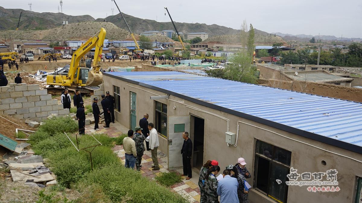 建彩钢房需要资质吗_彩钢房手续办基地建宅怎么办_在宅基地建彩钢房办什么手续