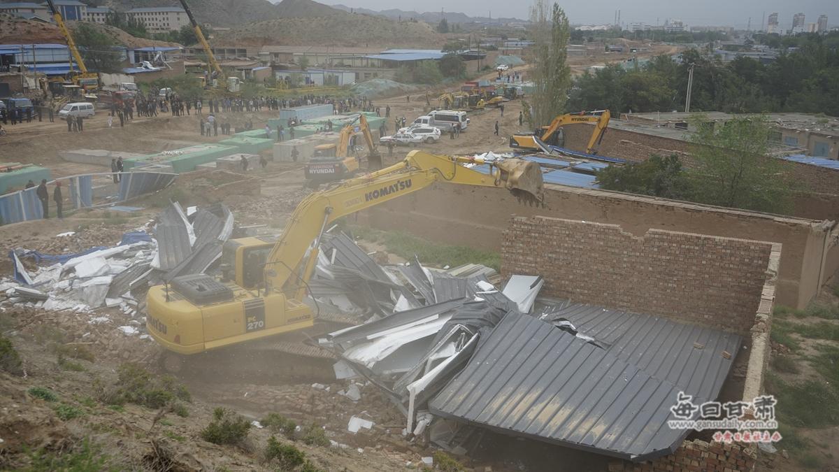 彩钢房手续办基地建宅怎么办_建彩钢房需要资质吗_在宅基地建彩钢房办什么手续