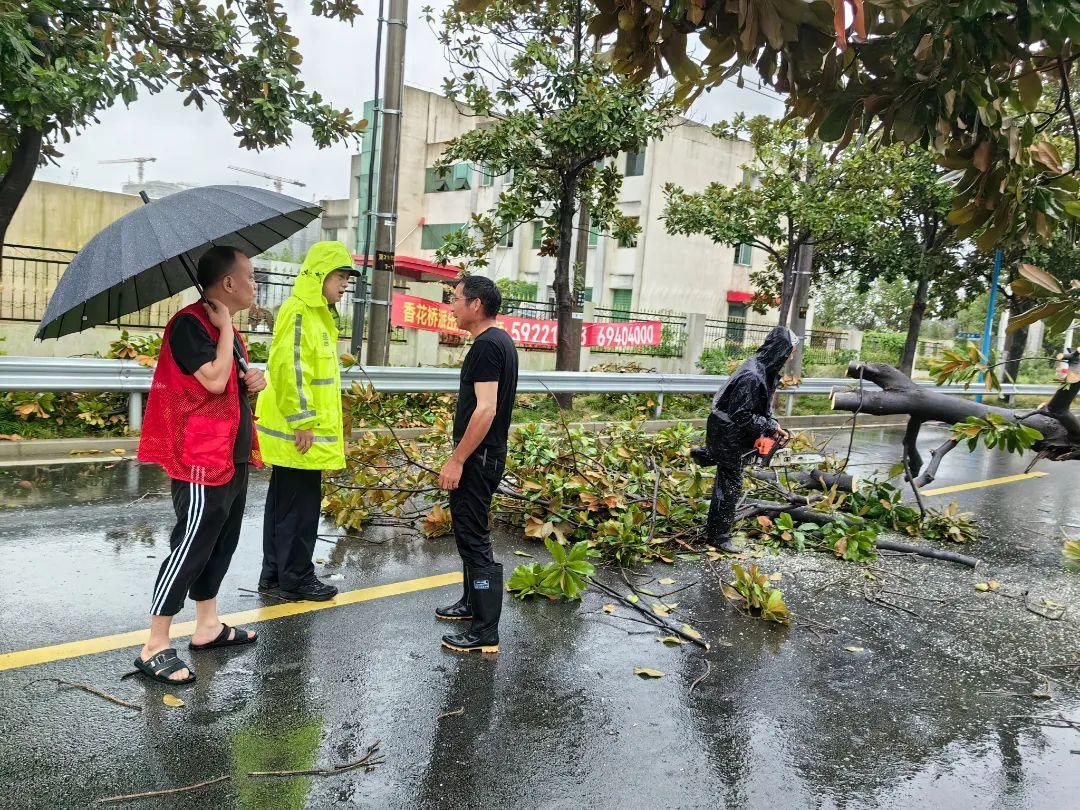 _长安救护车图片_长安汽车急救包在哪里