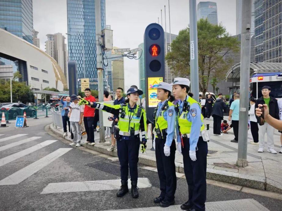 为什么睡觉身体会突然一抽_民警国庆坚守岗位工作有温度_