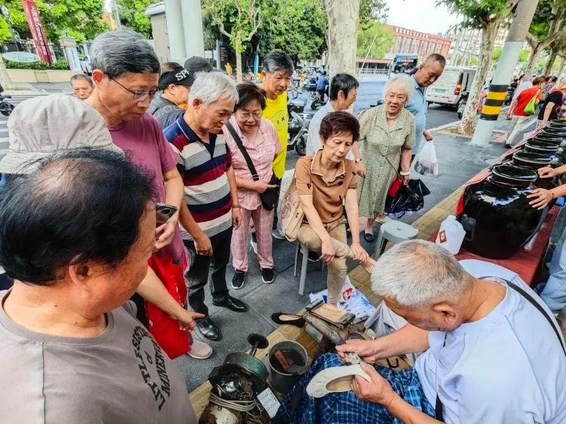 _郑重递交我的入党申请_入党申请书何时递交