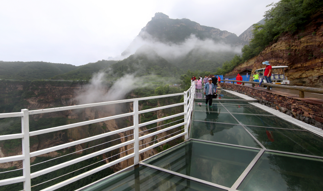 八乡山大峡谷旅游攻略_恩施屏山峡谷旅游攻略_京西大峡谷旅游攻略