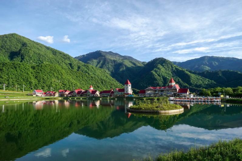 西岭雪山山门_西岭雪山夏天旅游攻略_徒步西岭雪山