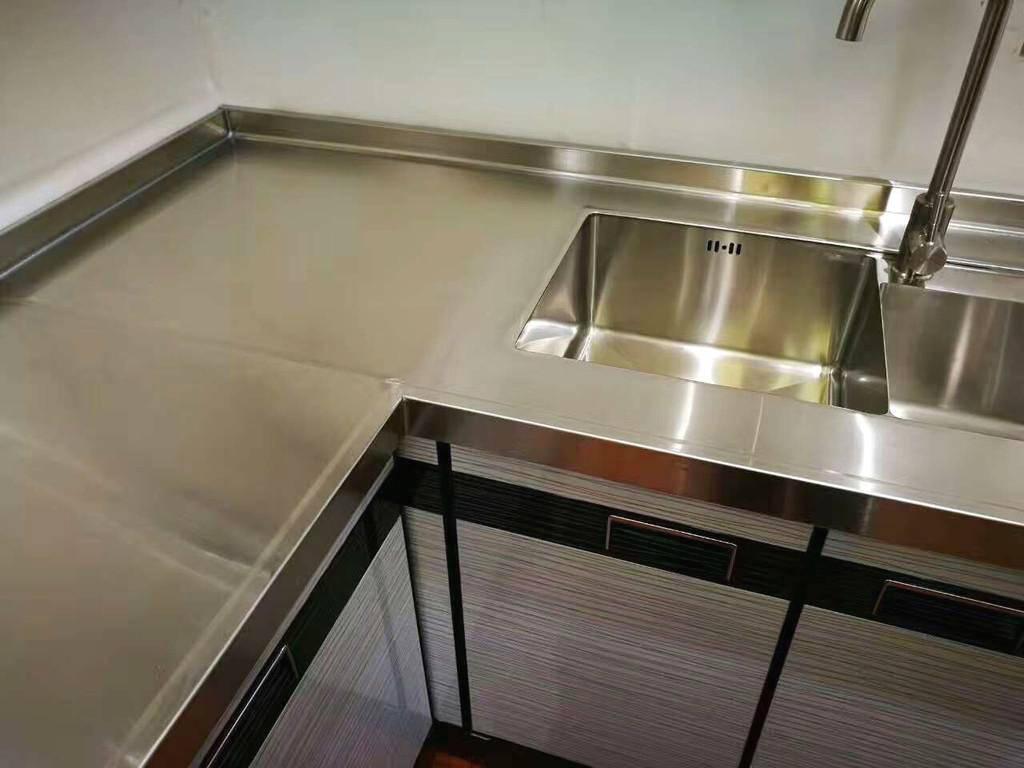 不绣钢橱柜台面_不锈钢橱柜台面价格 装修效果_定做橱柜不锈钢台面