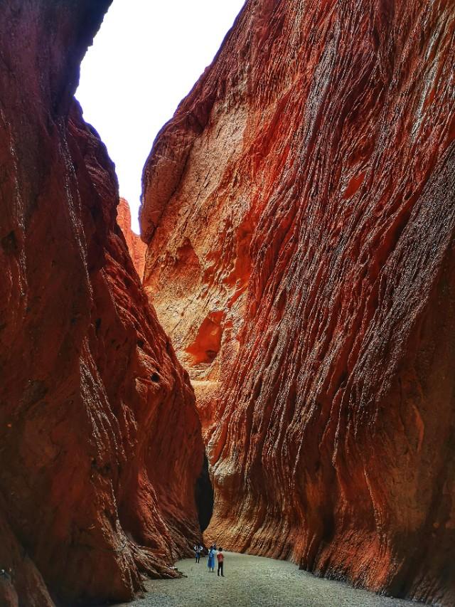 乌鲁木齐到西藏旅游团_乌鲁木齐到西藏自驾游旅游攻略_乌鲁木齐开车到西藏多少公里