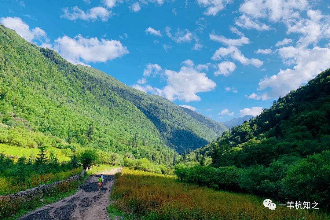 自驾四姑娘山旅游攻略_自驾攻略姑娘旅游山庄_带姑娘旅游的说说