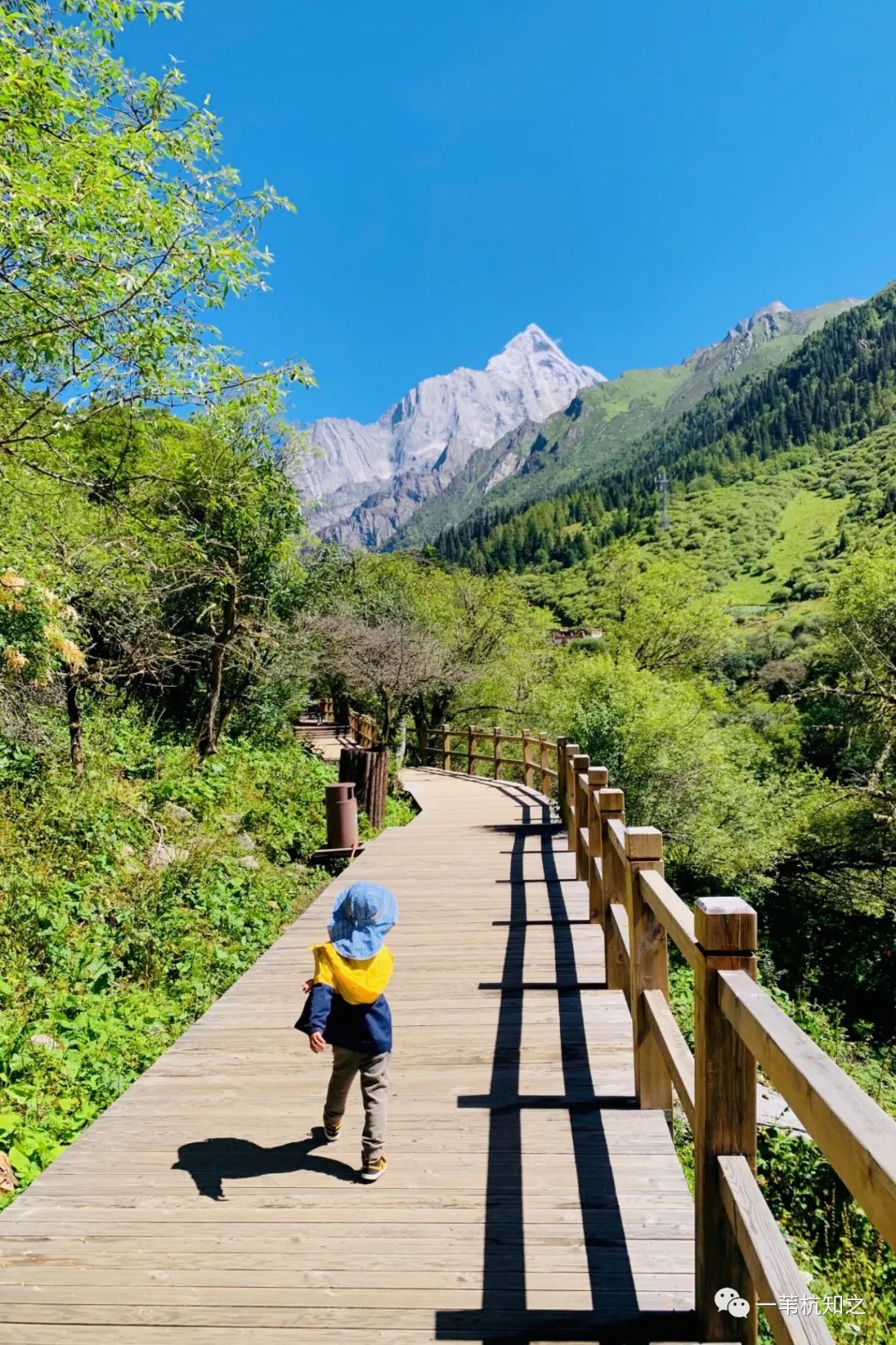 自驾四姑娘山旅游攻略_自驾攻略姑娘旅游山庄_带姑娘旅游的说说