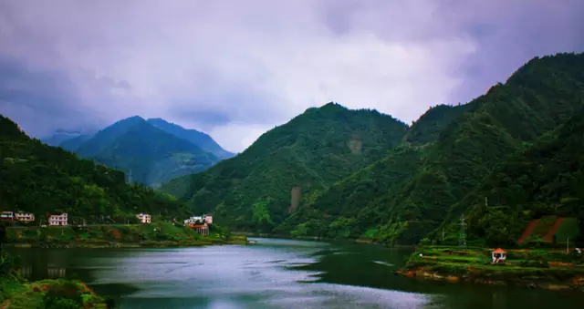 夏天国外旅游去哪好_夏天去哪个国家玩最好_夏天去哪里旅游凉快国外