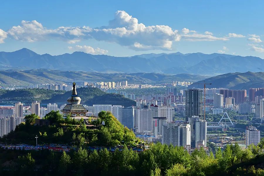 夏天去哪里旅游凉快国外_夏天去哪个国家玩最好_夏天国外旅游去哪好