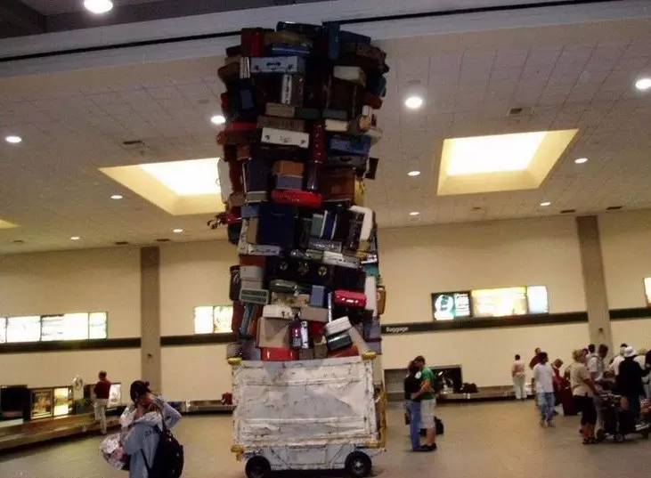 出国旅游带多少行李才算合适？贝克汉姆霸气逼人！