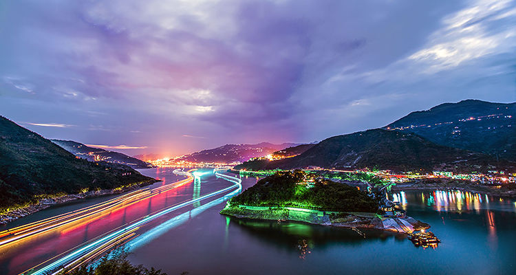 长江三峡游船哪个季节游最好？最适合三峡旅游的季节