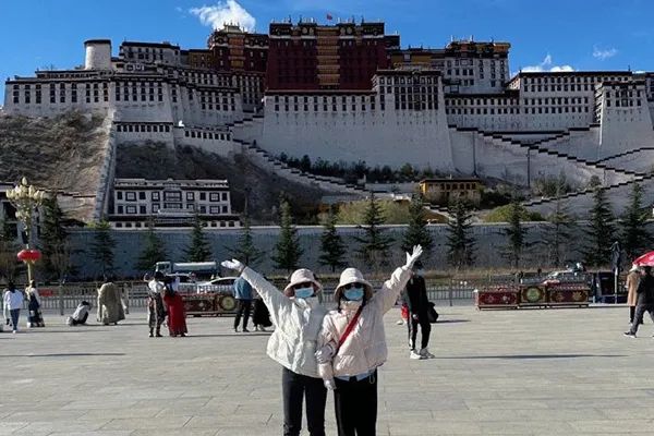 去西藏旅游选择什么样的旅游景点比较好呢？