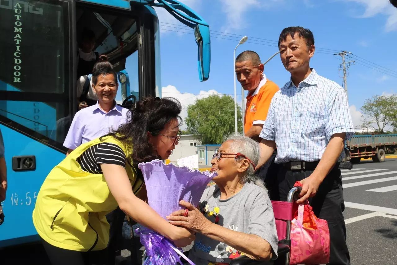 出国旅游10天带多少件衣服_101出国旅游_出国旅游10天带多大的行李箱