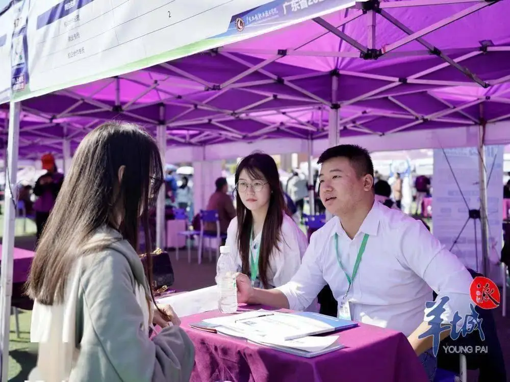 都江堰市残疾人大学生招聘会发布200余条就业需求