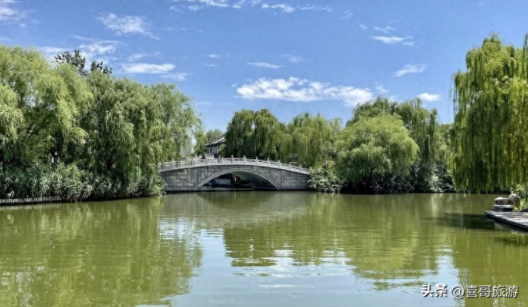 山东好玩的景点有大明湖景区、成山头风景区