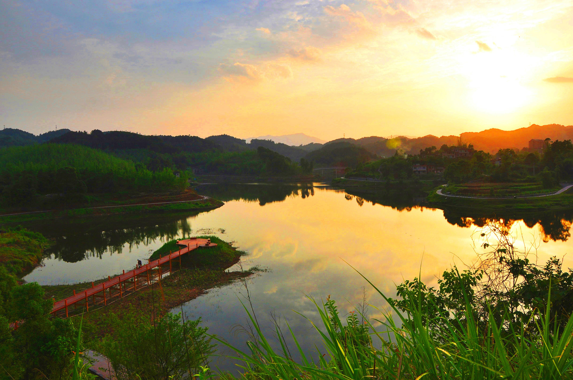 龙泉湖公园更名龙泉湖湿地_千湖湿地公园旅游攻略_杭州湾湿地旅游攻略