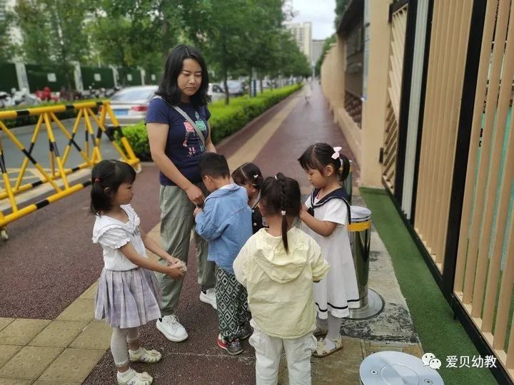 幼儿园防拐骗的主题方案_幼儿园防拐骗活动_幼儿园防拐防骗方案