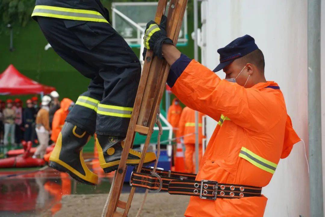 2016年临翔区消防救援大队政府专职消防员招聘公告