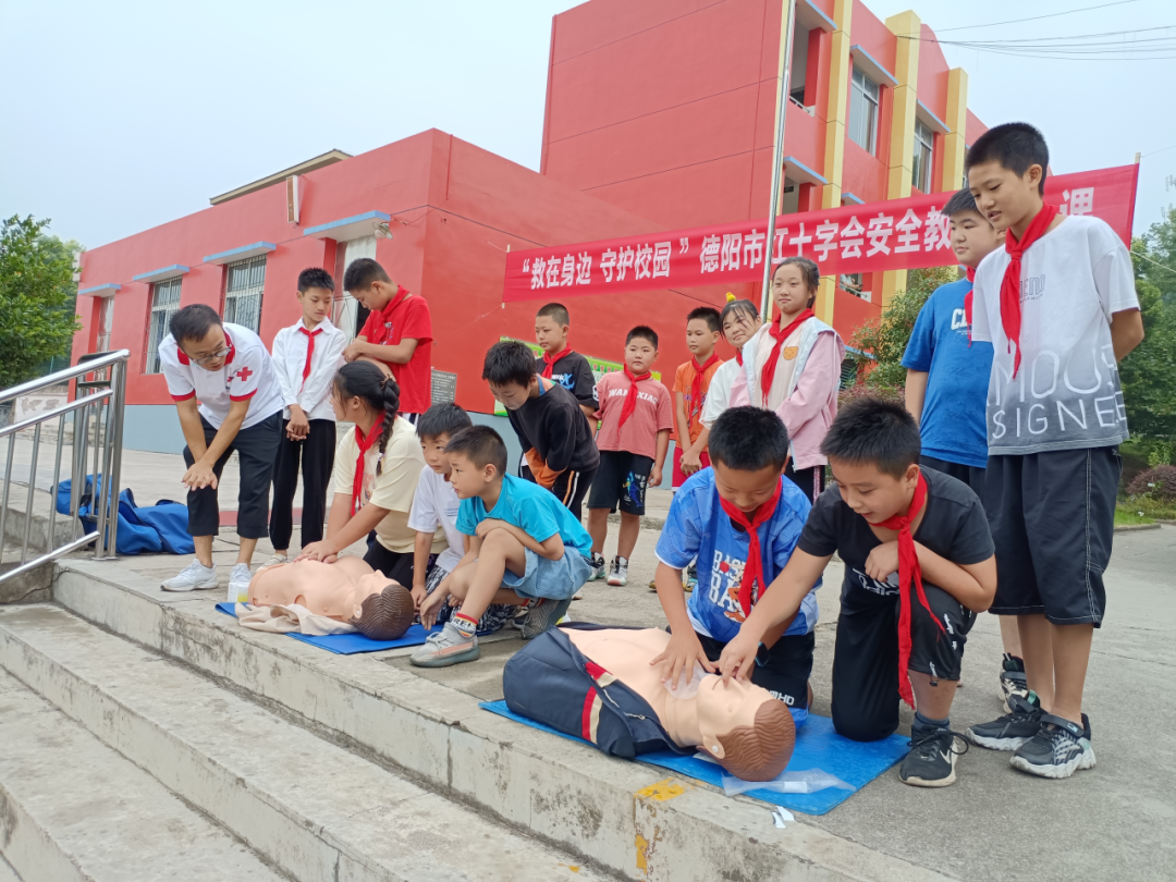 防盗小学防骗生抄报怎么写_防盗骗手抄报内容_小学生防盗防骗抄报