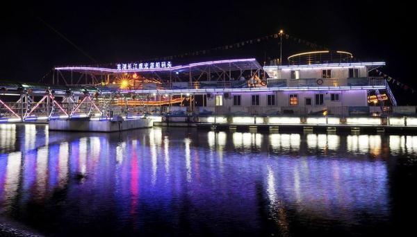 芜湖凤凰美食街吃饭贵吗_芜湖凤凰美食街吃饭的地方_芜湖凤凰美食街必吃