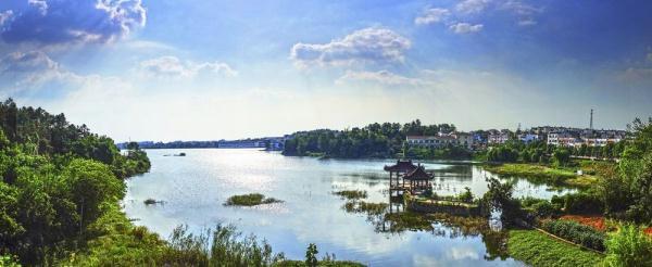 芜湖凤凰美食街吃饭的地方_芜湖凤凰美食街吃饭贵吗_芜湖凤凰美食街必吃