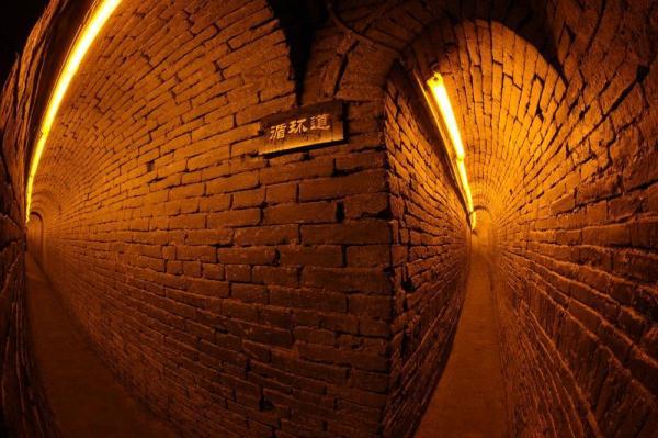 芜湖凤凰美食街必吃_芜湖凤凰美食街吃饭贵吗_芜湖凤凰美食街吃饭的地方