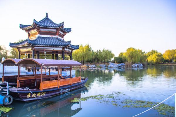 芜湖凤凰美食街吃饭的地方_芜湖凤凰美食街必吃_芜湖凤凰美食街吃饭贵吗