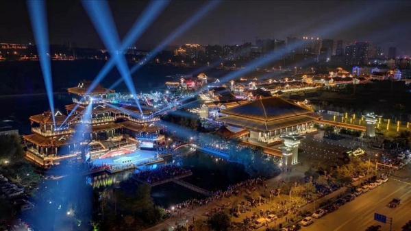 芜湖凤凰美食街必吃_芜湖凤凰美食街吃饭贵吗_芜湖凤凰美食街吃饭的地方