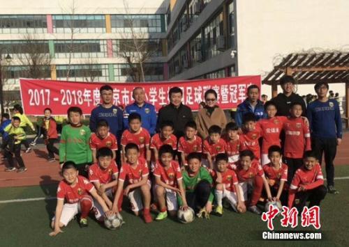 中国足球少年亮相FIFA世界杯北京通州运河小学获佳绩