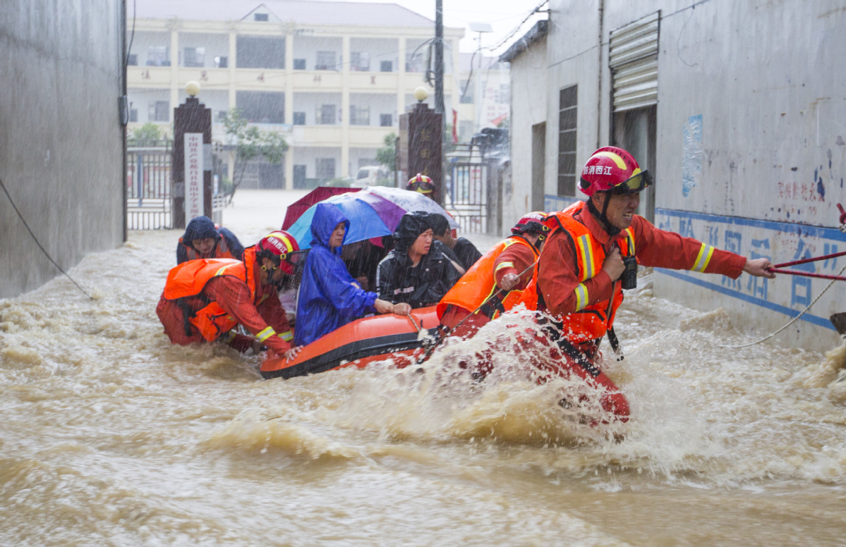 河南多地遭遇多轮极端强降雨袭击近3万处水毁水利工程需修复(图1)