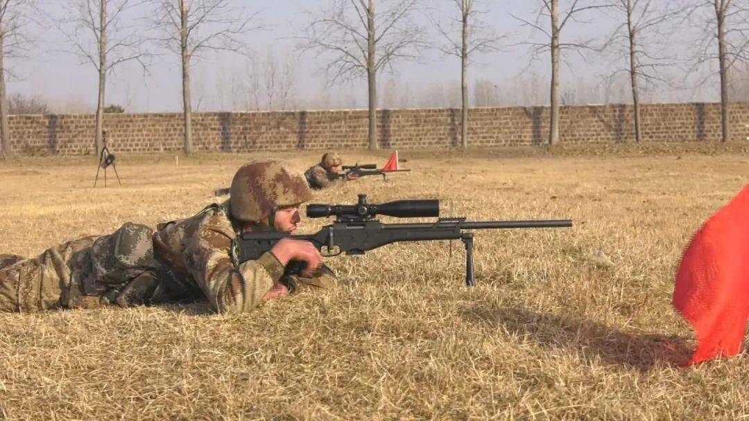 武警雪豹突击队队员使用的阅兵新步枪