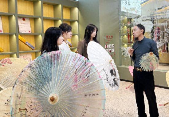 展会搭建材料_普通展会专业展会_展会