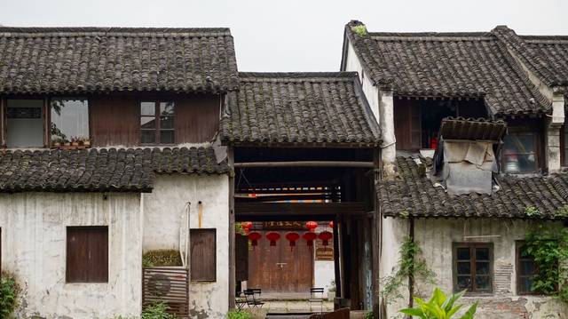 我的家乡杭州，不仅有着秀美的西湖、悠久的历史，也是我永远的乡愁